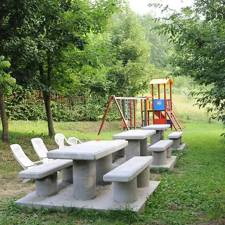 Stura River Village Rafting פארק נופש 2*